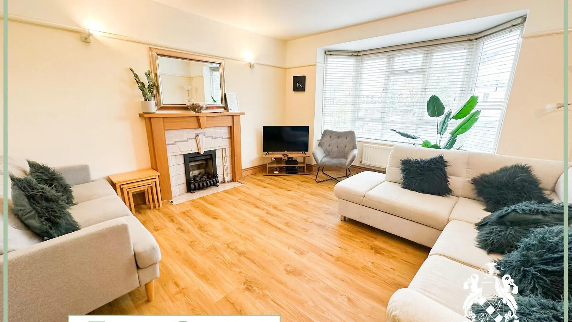 Town Centre Apartment Sleeps 9 contacts
