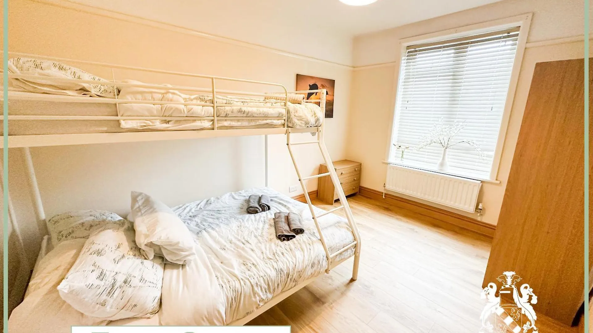 Town Centre Apartment Sleeps 9 Bournemouth