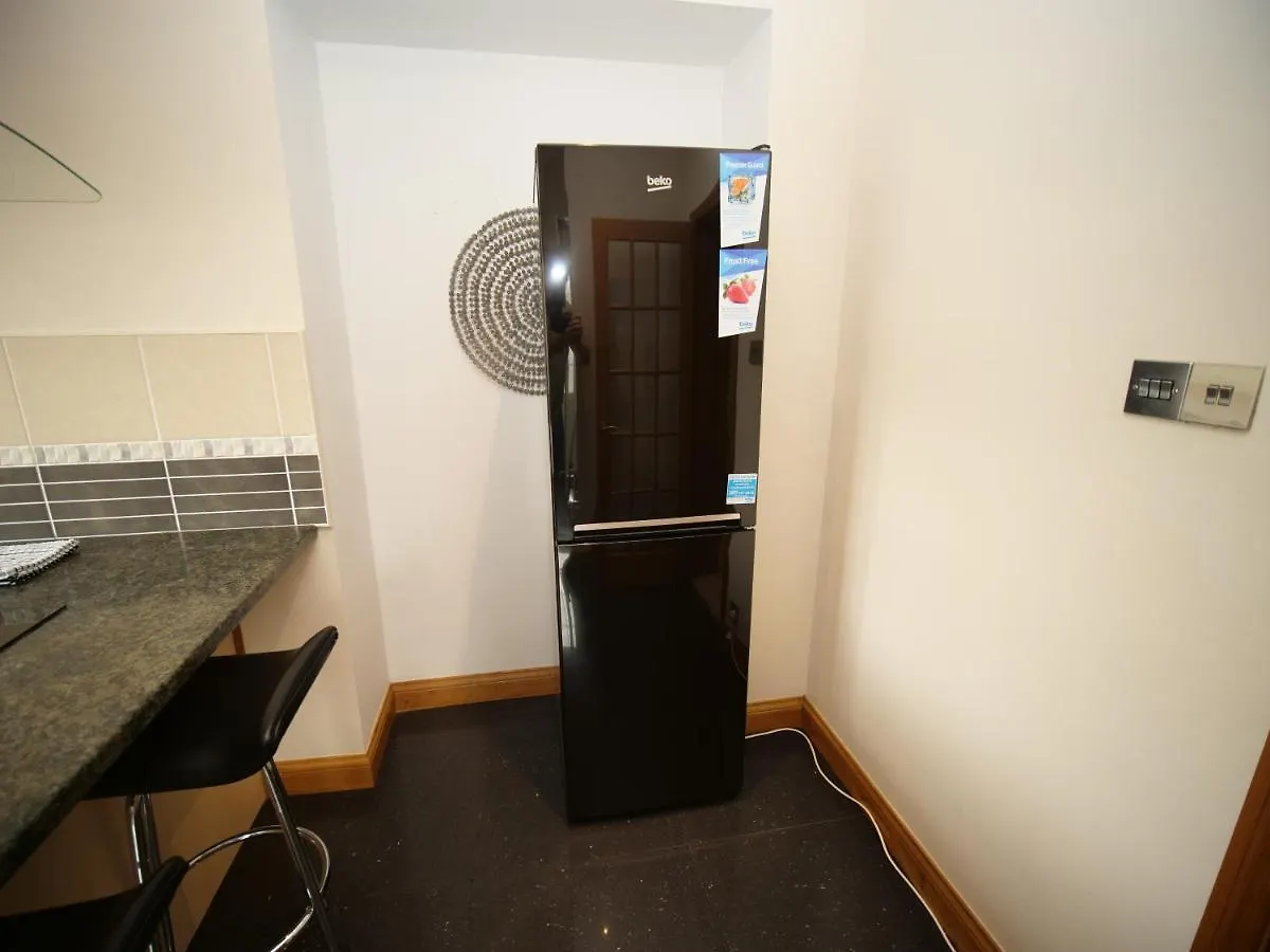 Town Centre Apartment Sleeps 9 Bornemouth