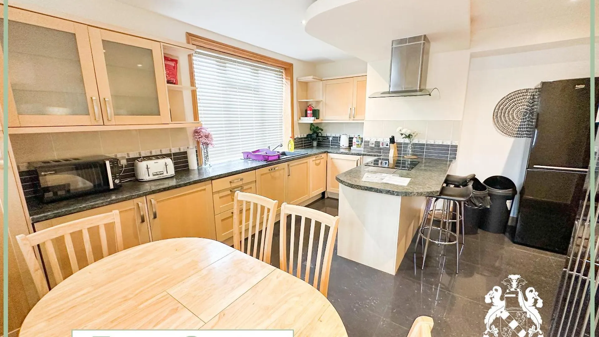 Town Centre Apartment Sleeps 9 Bornemouth